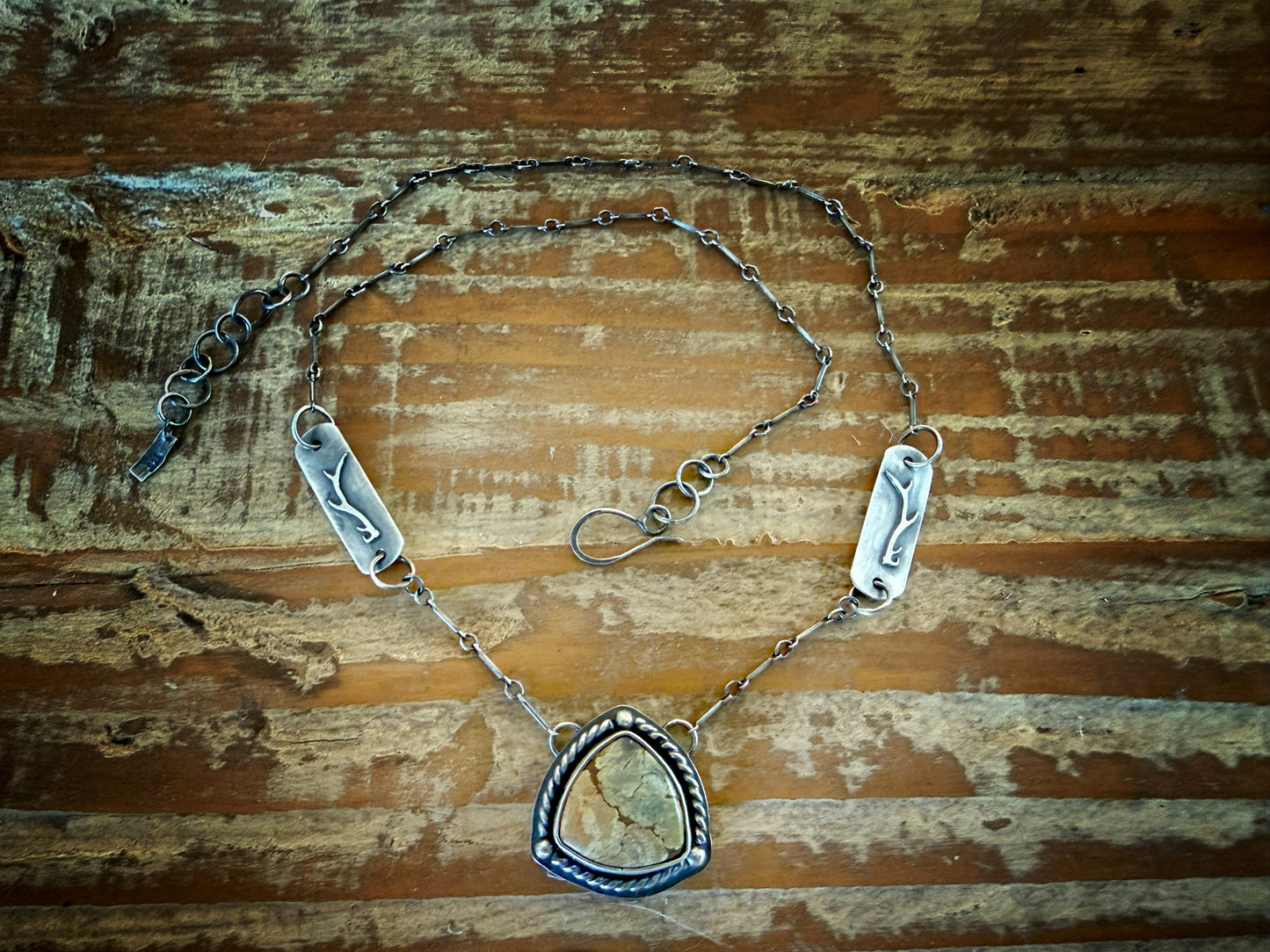 Lost Remuda Basin Necklace - Elk Sign
