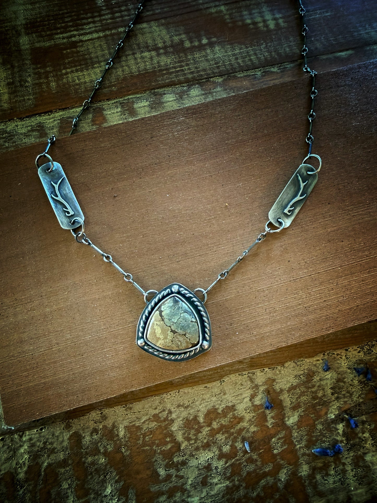 Lost Remuda Basin Necklace - Elk Sign
